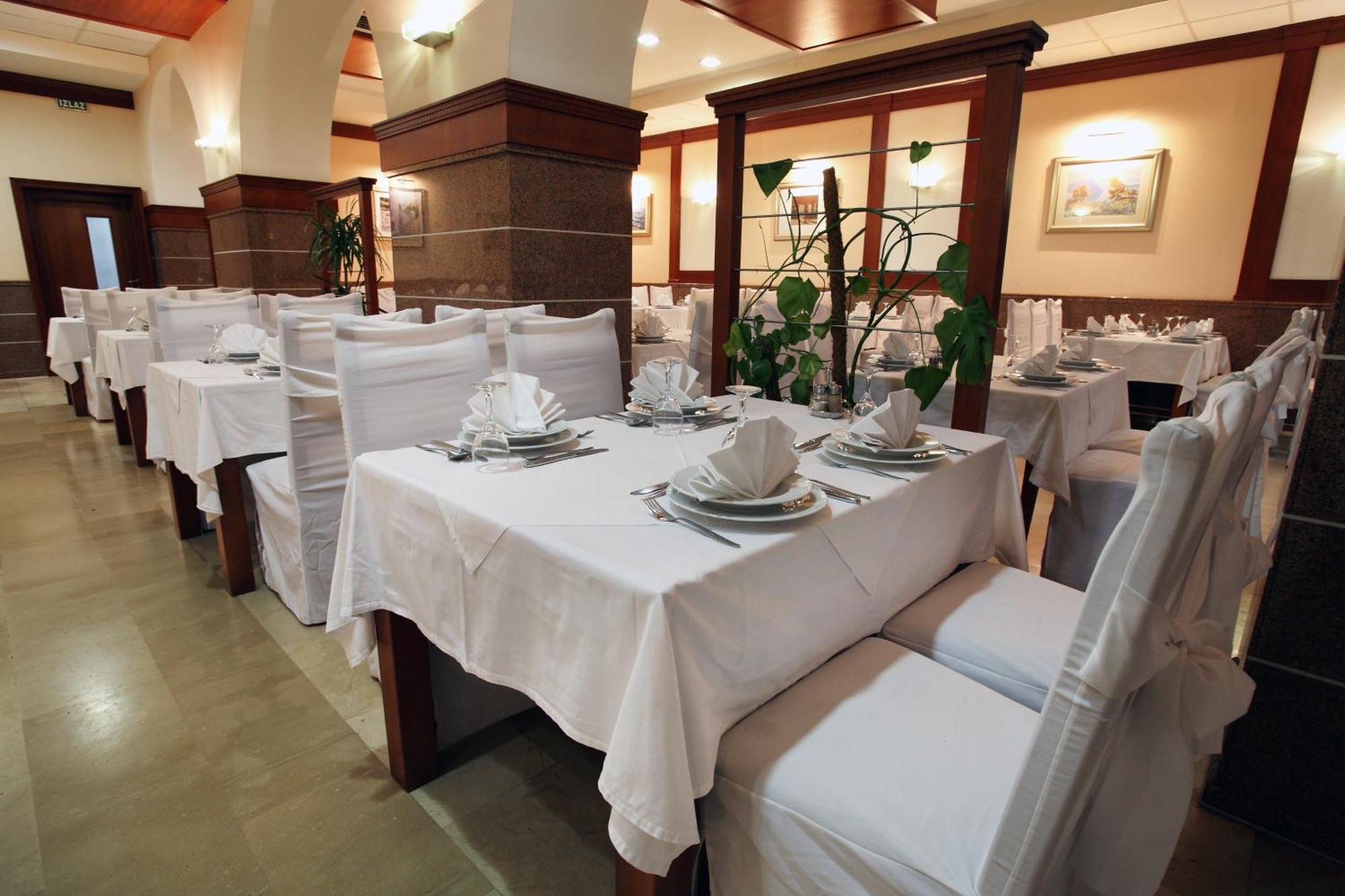 Hotel Narona Меткович Экстерьер фото